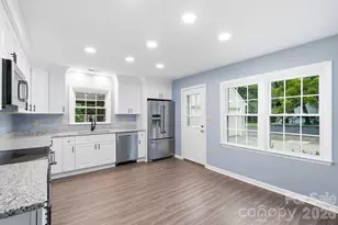 10211 Meadow Hollow Dr, Charlotte, NC 28227 - Photo 7