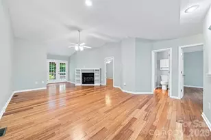 419 19th Ave Ct NE, Hickory, NC 28601 - Photo 5