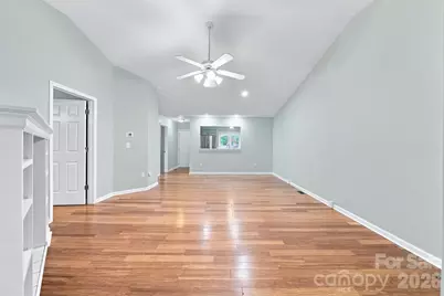419 19th Avenue Court NE, Hickory, NC 28601 - Photo 7