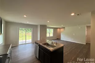 4208 Bowline Dr, Charlotte, NC 28269 - Photo 9