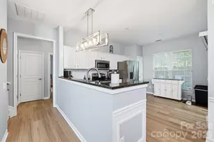 8530 Heron Glen Dr, Charlotte, NC 28269 - Photo 9