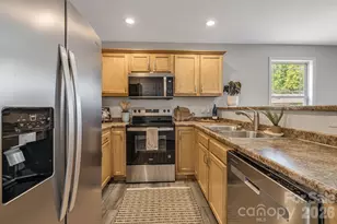 9 Coralberry Dr, Candler, NC 28715 - Photo 3