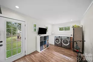 321 Grandin Rd, Charlotte, NC 28208 - Photo 23