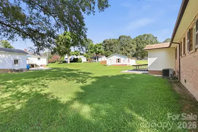 558 Snuggs Street, Albemarle, NC 28001 - Photo 9
