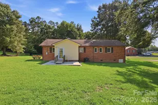 558 Snuggs St, Albemarle, NC 28001 - Photo 7