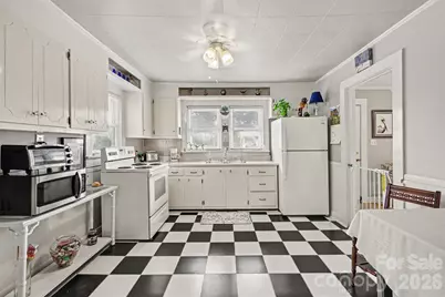 1506 S Morgan Street, Shelby, NC 28152 - Photo 9