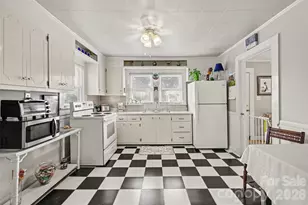 1506 S Morgan St, Shelby, NC 28152 - Photo 9