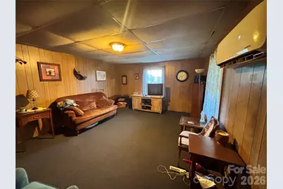 1102 Regal Place NW, Lenoir, NC 28645 - Photo 5