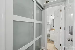 1016 W 1st St, Charlotte, NC 28202 - Photo 13