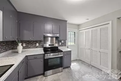 4448 Ridge Valley Drive, Charlotte, NC 28208 - Photo 9