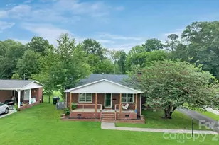 109 Catawba St, Clover, SC 29710 - Photo 3