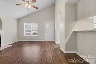 4104 Canyon Creek Ln, Charlotte, NC 28216 - Photo 3