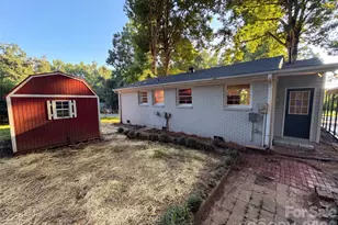 1933 Choyce Cir, Charlotte, NC 28217 - Photo 5
