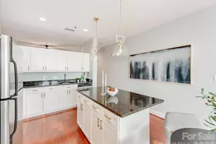 333 W Trade St, Charlotte, NC 28202 - Photo 13