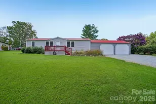 210 Leigh Anne Ln, Horse Shoe, NC 28742 - Photo 3