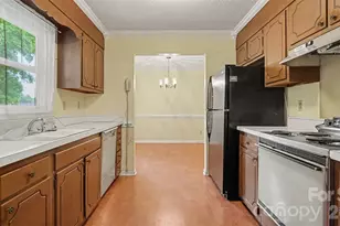 3766 Danube Dr, Winston Salem, NC 27105 - Photo 9