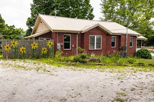 103 E King St, East Flat Rock, NC 28726 - Photo 7