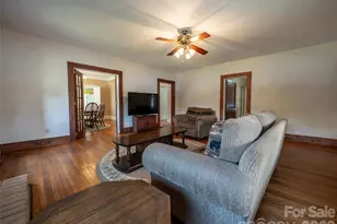 103 E King St, East Flat Rock, NC 28726 - Photo 27