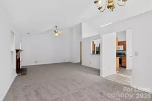 3411 Pondridge Ct, Charlotte, NC 28269 - Photo 3