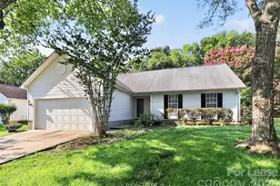 3411 Pondridge Ct, Charlotte, NC 28269 - Photo 1