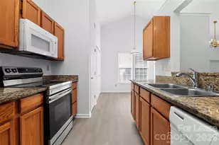 3411 Pondridge Ct, Charlotte, NC 28269 - Photo 17