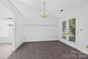 3411 Pondridge Ct, Charlotte, NC 28269 - Photo 9