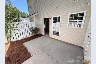 9514 Littleleaf Drive, Charlotte, NC 28215 - Photo 7