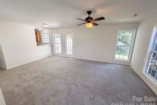9514 Littleleaf Dr, Charlotte, NC 28215 - Photo 5