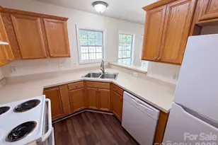 9514 Littleleaf Dr, Charlotte, NC 28215 - Photo 3