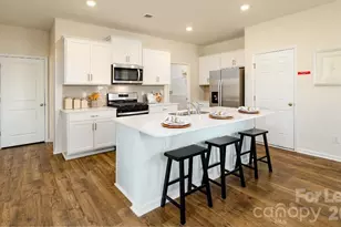 1330 37th Ave Lane NE, Hickory, NC 28601 - Photo 5