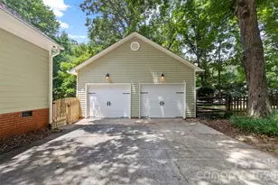 3022 Butter Churn Ln, Matthews, NC 28105 - Photo 41