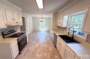 2592 Tully Ct, Lancaster, SC 29720 - Photo 5