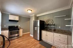2660 Revolution Pk Dr, Charlotte, NC 28206 - Photo 3