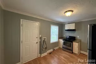 2660 Revolution Pk Dr, Charlotte, NC 28206 - Photo 5