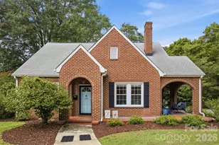 105 S Maple St, Dallas, NC 28034 - Photo 1