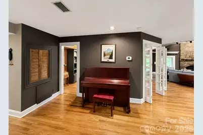 4821 Elmhurst Drive NE, Hickory, NC 28601 - Photo 19