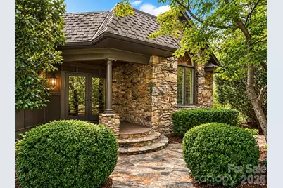 4821 Elmhurst Drive NE, Hickory, NC 28601 - Photo 1