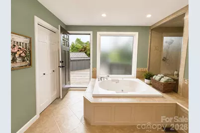 4821 Elmhurst Drive NE, Hickory, NC 28601 - Photo 33