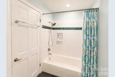 4821 Elmhurst Drive NE, Hickory, NC 28601 - Photo 37