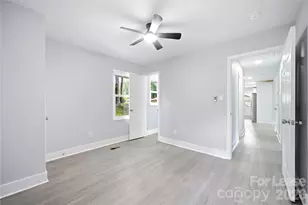 553 Derrydowne Dr, Charlotte, NC 28213 - Photo 37