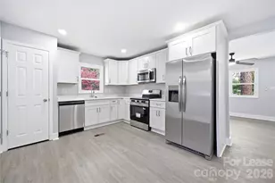 553 Derrydowne Dr, Charlotte, NC 28213 - Photo 13