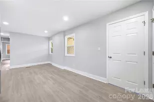 553 Derrydowne Dr, Charlotte, NC 28213 - Photo 25
