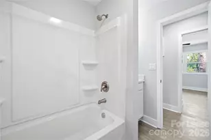 553 Derrydowne Dr, Charlotte, NC 28213 - Photo 17