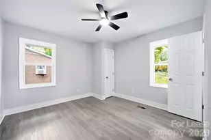 553 Derrydowne Dr, Charlotte, NC 28213 - Photo 39