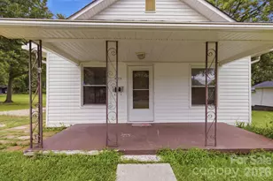 403 Faulkner St, Clover, SC 29710 - Photo 5