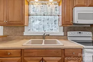403 Faulkner St, Clover, SC 29710 - Photo 15
