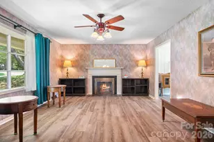 1009 Springs Rd, Lincolnton, NC 28092 - Photo 3