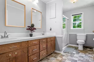 1009 Springs Rd, Lincolnton, NC 28092 - Photo 11