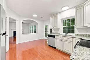 6004 Elm Cove Ln, Charlotte, NC 28269 - Photo 9