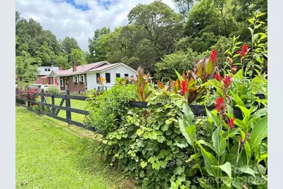 27 Bartlett Street, Sylva, NC 28779 - Photo 33